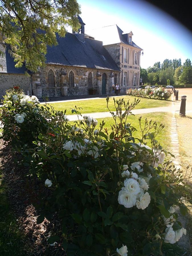 Lamaison Du Phare Honfleur Chambres D'Hotes Et Jacuzzi Prive Exteriér fotografie