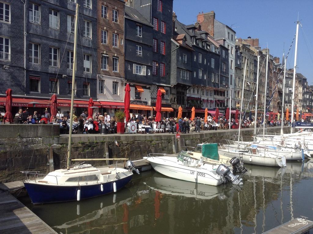 Lamaison Du Phare Honfleur Chambres D'Hotes Et Jacuzzi Prive Exteriér fotografie
